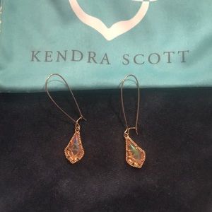 gold kendra scott earrings